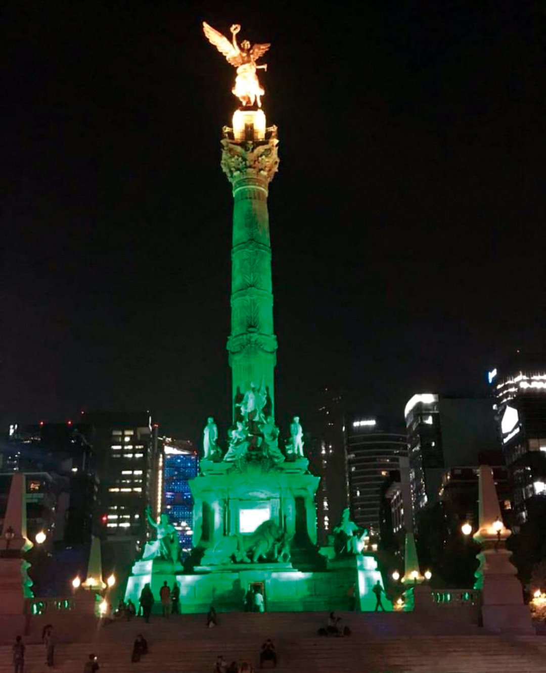 La Ciudad de México iluminada de verde por el Día de San Patricio-image2 La Ciudad de México iluminada de verde por el Día de San Patricio-image2