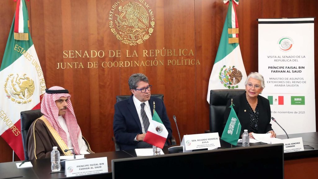 El Canciller de Arabia Saudita fue recibido en el Senado de la República por Ricardo Monreal y Olga Sánchez Cordero. El Canciller de Arabia Saudita fue recibido en el Senado de la República por Ricardo Monreal y Olga Sánchez Cordero.
