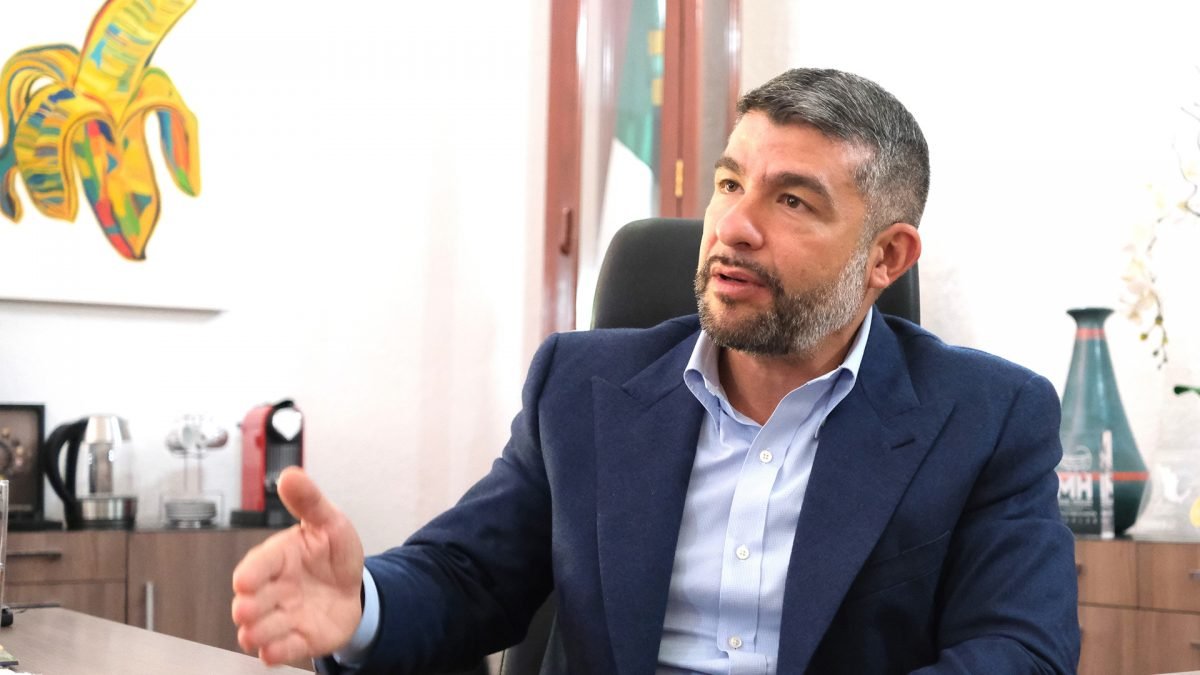 CONVERSANDO CON EL Lic. Mauricio Tabe Echartea