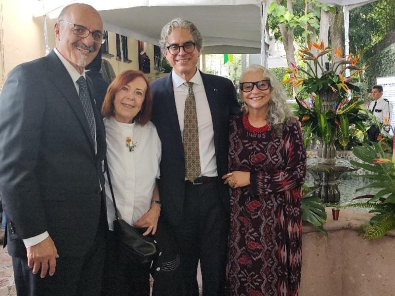Carlos Tomada, embajador de Argentina, Clarisa Sosa, Fernando Coimbra, embajador de Brasil y Sra. de Coimbra
