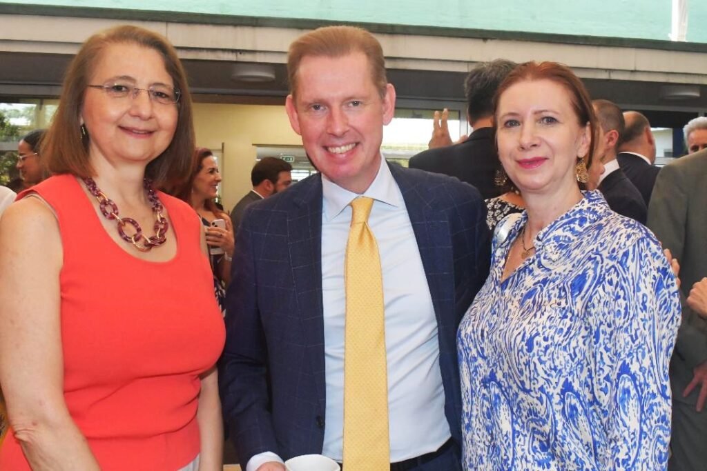 Dra. Luz Maria de la Mora, Gunnar Alden, embajador de Suecia y Carmen Mihalascu Dra. Luz Maria de la Mora, Gunnar Alden, embajador de Suecia y Carmen Mihalascu