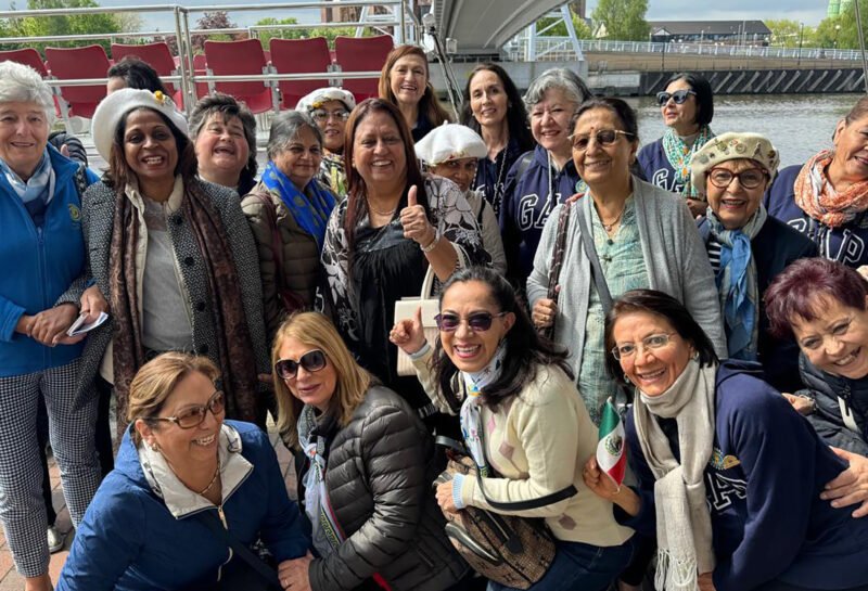 Representantes de clubes de Inner Wheel de varios paises, se dieron cita en la decimanovena convencion, en Manchester, de esta altruista organizacion