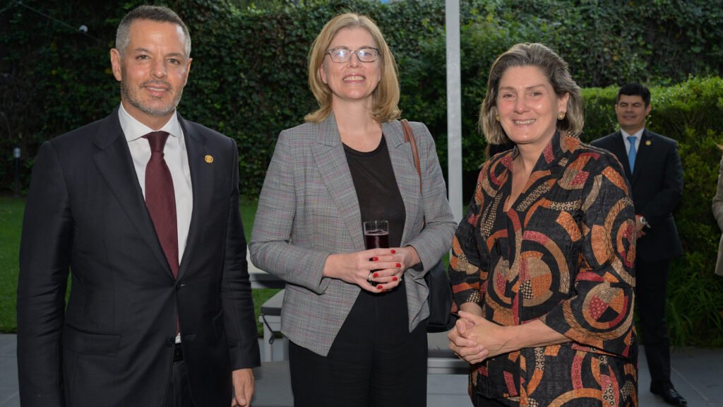 Alejandro Murat Hinojosa, Presidente de la Comision de Relaciones Exteriores, Rachel Moseley, embajadora de Australia y Katrina Cooper, Subsecrtaria de Relaciones Exteriores y Comercio de Australia.