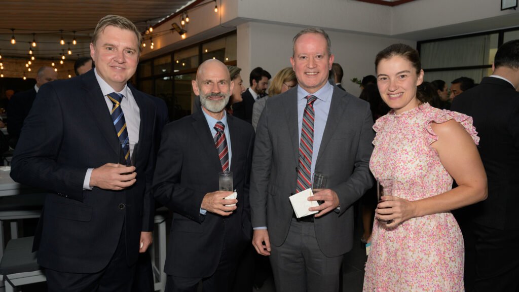 James Earle,CEO de Nagambie Resources, Radek Divis, Ernesto Galindo, Director de Destino Education y Bridget Rutherfort, Directora de Wax Revolution.