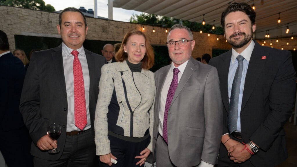 Carmen Mihalascu, Stephan Drouaud y Alfonso Solis.