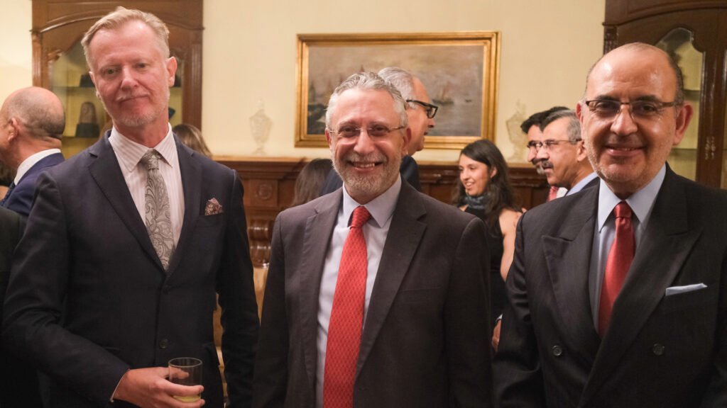Ari Maki, embajador de Finlandia, Amr Abdelwareth, embajador de Egipto y Octavio Tripp, director para Europa de la SRE.