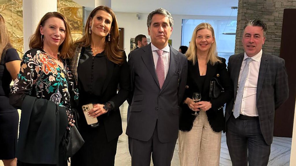 Carmen Mihalascu, Nadya Rasheed, embajadora de Palestina, Francisco André, embajador de la Unión Europea, Ruairi de Burca, embajador de Irlanda.