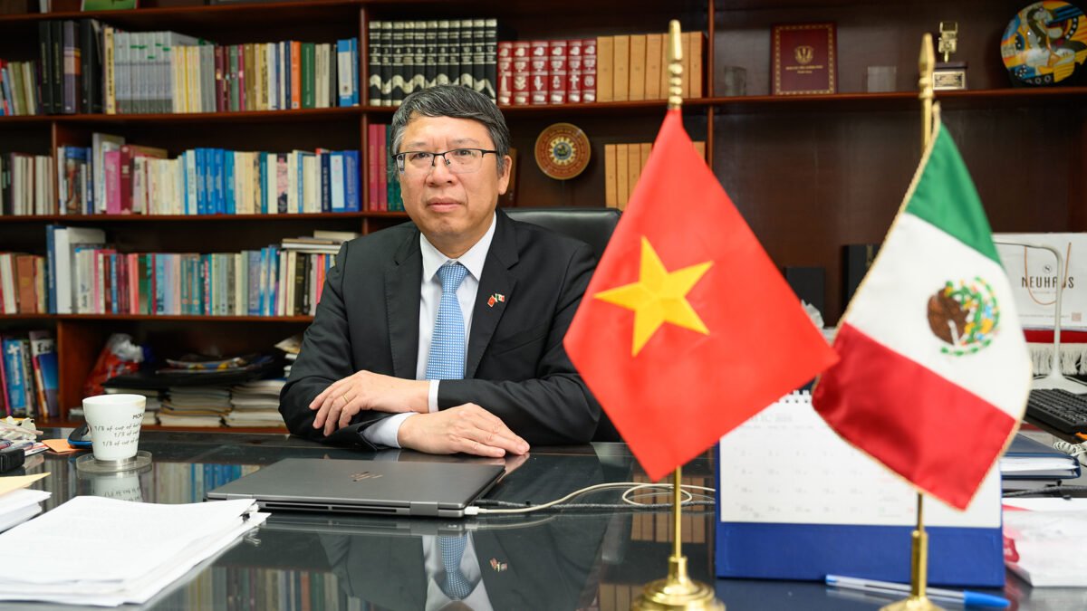 EXCMO. SR NGUYEN VAN HAI, EMBAJADOR DE LA REPÚBLICA SOCIALISTA DE VIETNAM EN MÉXICO