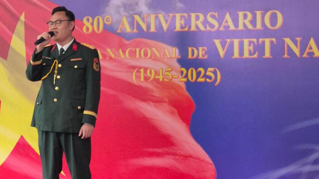 Thomas Khoi, Agregado de Defensa de la embajada de Vietnam.