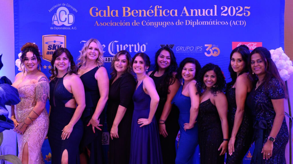 Invitadas a la Cena Gala organizada por la ACD, quienes con sus aportaciones y generosidad hicieron la diferencia esta noche.