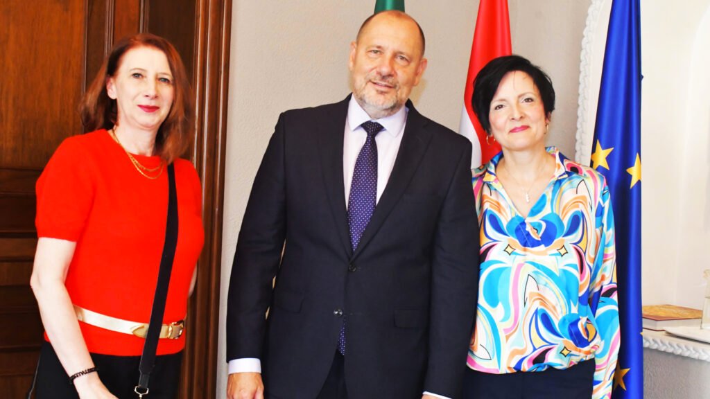 Carmen Mihalascu, Zoltan Nemeth y Agnes Nemeth.