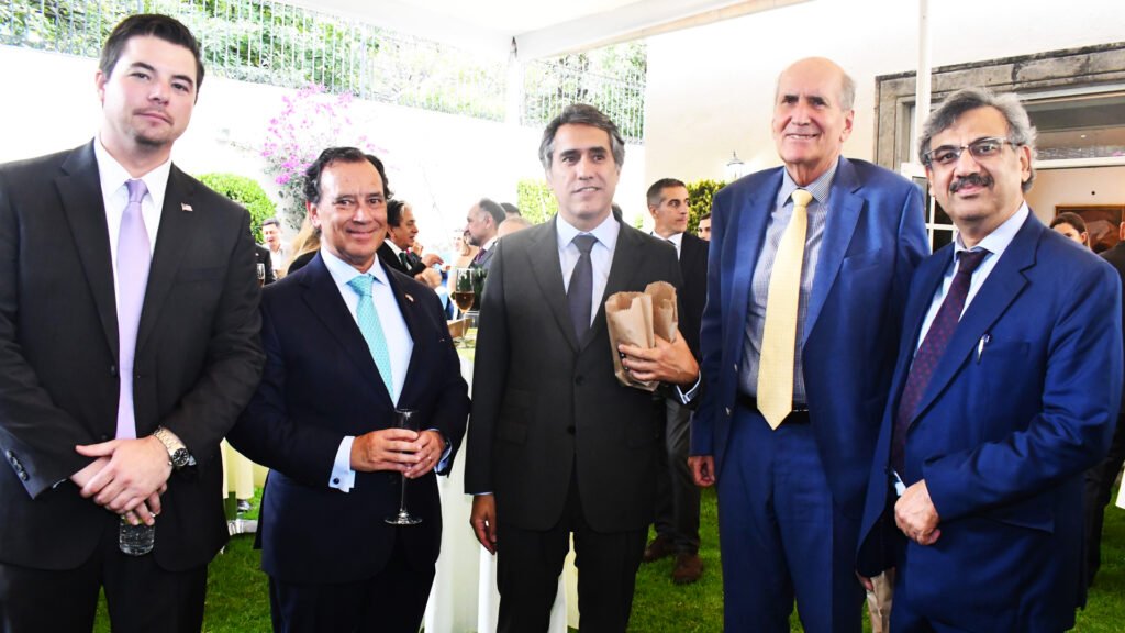 Manuel Carvalho, embajador de Portugal, Francisco Andre, embajador de la Unión Europea, Mark McGuiness y Shozab Abbas, embajador de Pakistan.