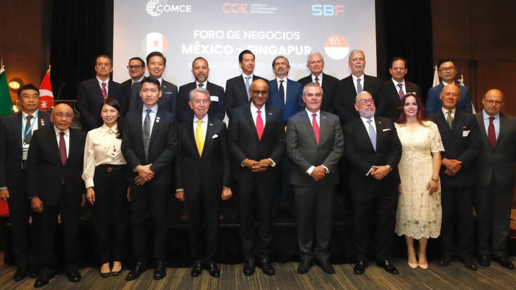 Los participantes por parte de Mexico y de Singapur en el Foro de Negocios. Los participantes por parte de Mexico y de Singapur en el Foro de Negocios.