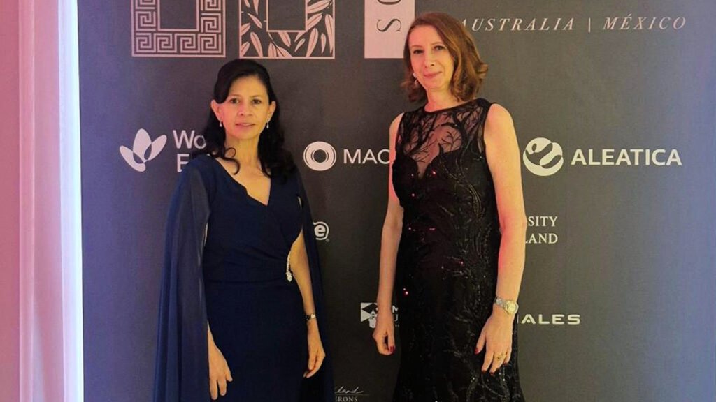 Irma Enriquez Thompson y Carmen Mihalascu. Irma Enriquez Thompson y Carmen Mihalascu.