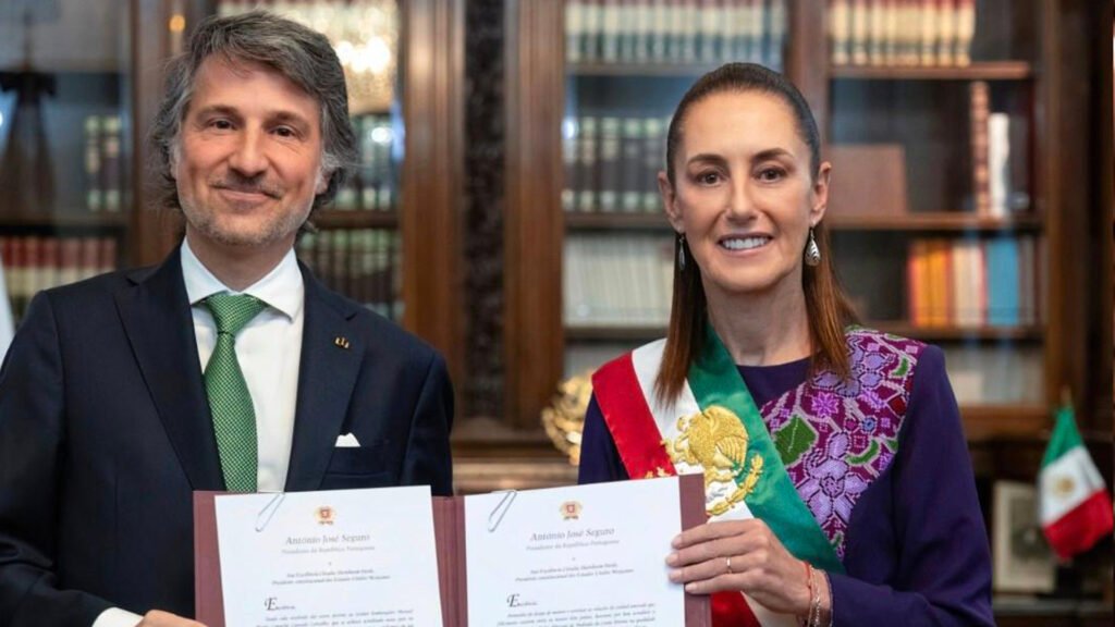 Pedro Abecasis de Andrada da Costa, embajador de Portugal.